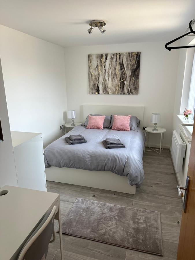 2 Bed Modern Apartment Swansea Exterior photo