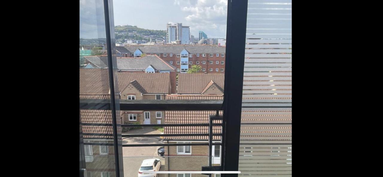 2 Bed Modern Apartment Swansea Exterior photo